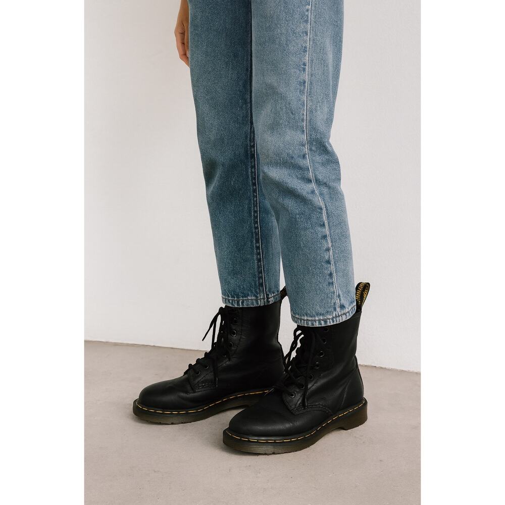 Dr. Martens 1460 Black Leather Combat Boots Women’s 6 Classic Docs